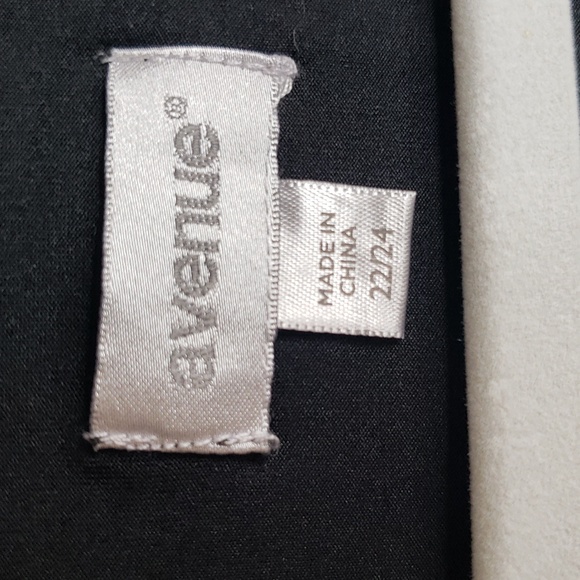 Avenue Floral Black Long Sleeve Top 22/24 Fly-Away Open Back - Picture 3 of 9